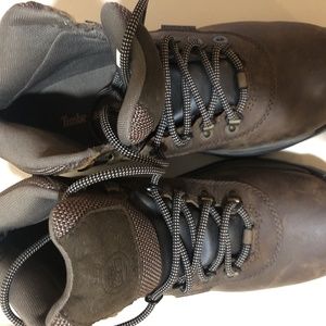 Nearly New Women Hiking Boots